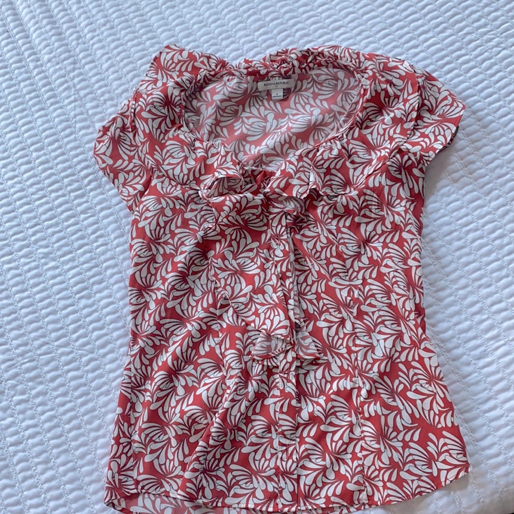 Short sleeved like new Banana Republic blouse